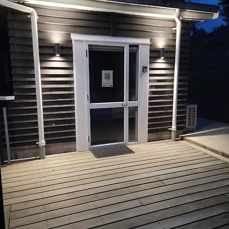 Sleepout Hideaway Apartment Rotorua Bagian luar foto